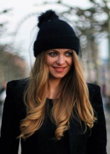 Шапка з візерунком золота коса (83 фото): з тінню, з градієнтом, з об’ємними косами