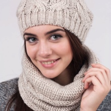 Шапка з візерунком золота коса (83 фото): з тінню, з градієнтом, з об’ємними косами