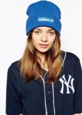 Шапки Адідас (89 фото): чоловічі, жіночі, дитячі зимові шапки Adidas, вушанки