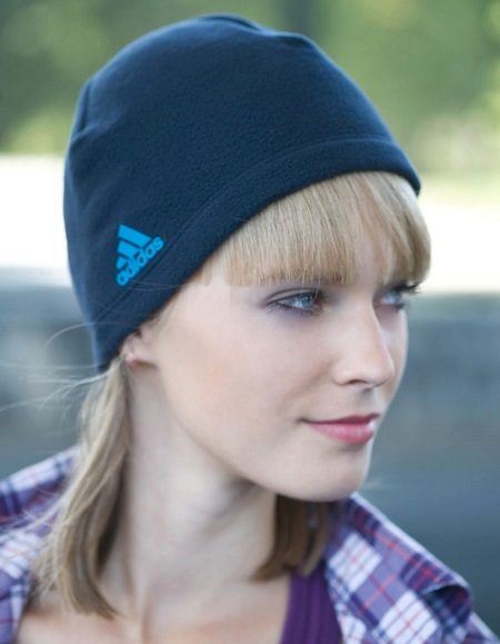 Шапки Адідас (89 фото): чоловічі, жіночі, дитячі зимові шапки Adidas, вушанки