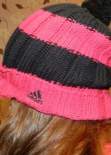 Шапки Адідас (89 фото): чоловічі, жіночі, дитячі зимові шапки Adidas, вушанки