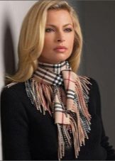 Шарф Барбері (52 фото): оригінальні моделі від Burberry, в клітку, як їх зав’язати, як відрізнити від підробки кашеміровий шарф