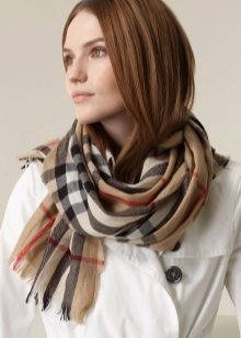 Шарф Барбері (52 фото): оригінальні моделі від Burberry, в клітку, як їх зав’язати, як відрізнити від підробки кашеміровий шарф