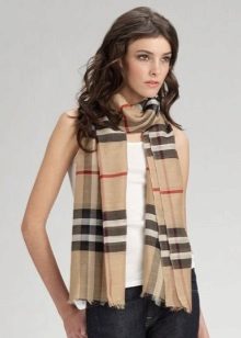Шарф Барбері (52 фото): оригінальні моделі від Burberry, в клітку, як їх зав’язати, як відрізнити від підробки кашеміровий шарф