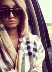 Шарф Барбері (52 фото): оригінальні моделі від Burberry, в клітку, як їх зав’язати, як відрізнити від підробки кашеміровий шарф
