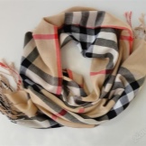 Шарф Барбері (52 фото): оригінальні моделі від Burberry, в клітку, як їх зав’язати, як відрізнити від підробки кашеміровий шарф
