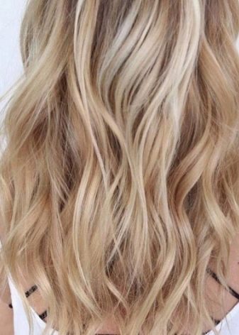 Шатуш на світле волосся (41 фото): техніка фарбування білих коротких, довгих пасм волосся і волосся середньої довжини в домашніх умовах