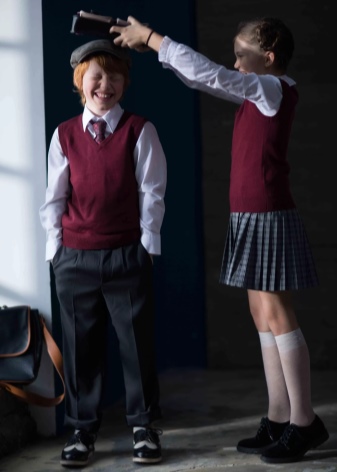 Шкільні туфлі (57 фото): красиві моделі в школу для дівчаток