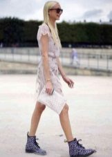 Шкіряні черевики (132 фото): жіночі моделі з натуральної шкіри, варіанти з захисним підноском, чорні шкіряні черевики