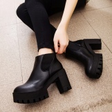 Шкіряні черевики (132 фото): жіночі моделі з натуральної шкіри, варіанти з захисним підноском, чорні шкіряні черевики