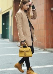 Шкіряні черевики (132 фото): жіночі моделі з натуральної шкіри, варіанти з захисним підноском, чорні шкіряні черевики