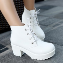 Шкіряні черевики (132 фото): жіночі моделі з натуральної шкіри, варіанти з захисним підноском, чорні шкіряні черевики