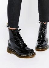 Шкіряні черевики (132 фото): жіночі моделі з натуральної шкіри, варіанти з захисним підноском, чорні шкіряні черевики