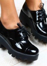 Шкіряні черевики (132 фото): жіночі моделі з натуральної шкіри, варіанти з захисним підноском, чорні шкіряні черевики