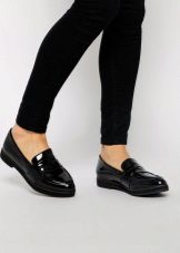 Шкіряні черевики (132 фото): жіночі моделі з натуральної шкіри, варіанти з захисним підноском, чорні шкіряні черевики