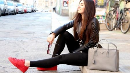 Шкіряні кросівки (69 фото): моделі з натуральної шкіри, як випрати і доглядати, кросівки великого розміру замшеві