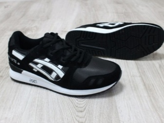 Шкіряні кросівки (69 фото): моделі з натуральної шкіри, як випрати і доглядати, кросівки великого розміру замшеві