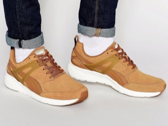 Шкіряні кросівки (69 фото): моделі з натуральної шкіри, як випрати і доглядати, кросівки великого розміру замшеві