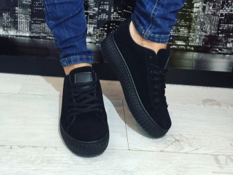 Шкіряні кросівки (69 фото): моделі з натуральної шкіри, як випрати і доглядати, кросівки великого розміру замшеві