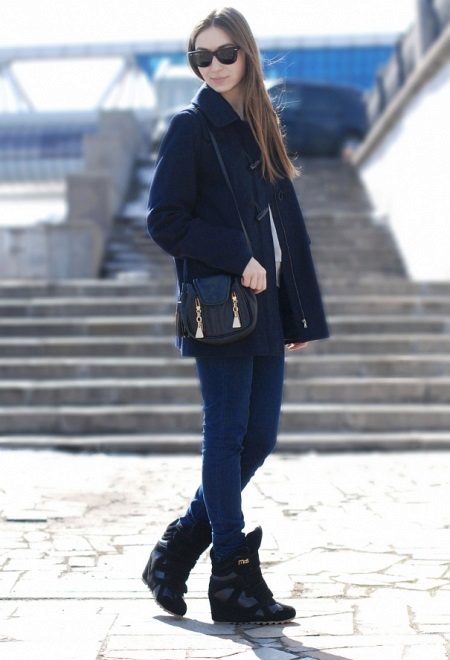 Шкіряні кросівки (69 фото): моделі з натуральної шкіри, як випрати і доглядати, кросівки великого розміру замшеві