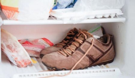 Шкіряні кросівки (69 фото): моделі з натуральної шкіри, як випрати і доглядати, кросівки великого розміру замшеві