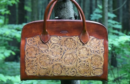 Шкіряні сумки ручної роботи (68 фото): вироби з натуральної шкіри, дизайнерські, авторські моделі