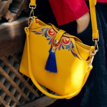 Шкіряні сумки ручної роботи (68 фото): вироби з натуральної шкіри, дизайнерські, авторські моделі