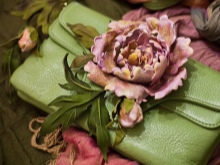 Шкіряні сумки ручної роботи (68 фото): вироби з натуральної шкіри, дизайнерські, авторські моделі