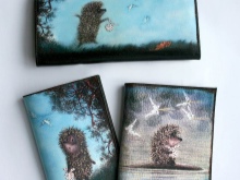 Шкіряні візитниці (61 фото): жіночі кишенькові моделі з логотипом з шкіри для пластикових і дисконтних карт