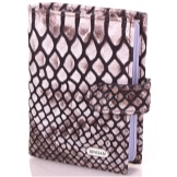 Шкіряні візитниці (61 фото): жіночі кишенькові моделі з логотипом з шкіри для пластикових і дисконтних карт