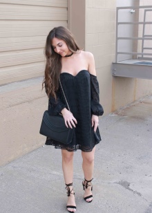 Шкіряний чокер (67 фото): модна прикраса з шкіри на шию, моделі з серцем і з шипами, з металевим декором