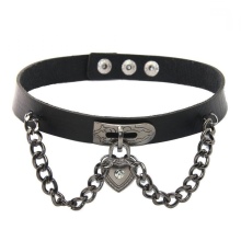 Шкіряний чокер (67 фото): модна прикраса з шкіри на шию, моделі з серцем і з шипами, з металевим декором