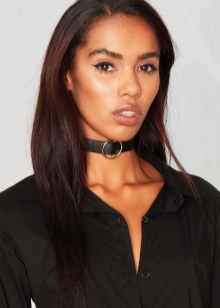 Шкіряний чокер (67 фото): модна прикраса з шкіри на шию, моделі з серцем і з шипами, з металевим декором