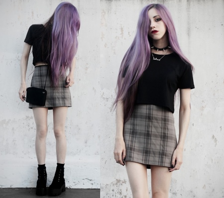 Шкіряний чокер (67 фото): модна прикраса з шкіри на шию, моделі з серцем і з шипами, з металевим декором