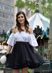 Шкіряний чокер (67 фото): модна прикраса з шкіри на шию, моделі з серцем і з шипами, з металевим декором