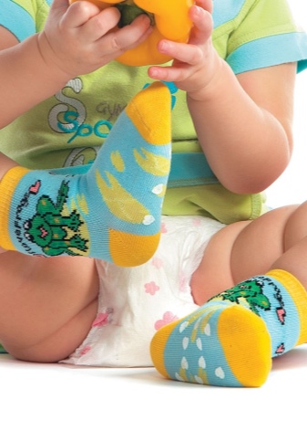 Шкарпетки для новонароджених (59 фото): в’язані моделі для дівчаток, визначаємося з розмірами