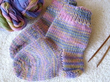 Шкарпетки для новонароджених (59 фото): в’язані моделі для дівчаток, визначаємося з розмірами