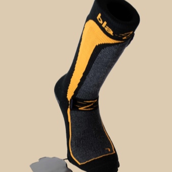 Шкарпетки з підігрівом (59 фото): гірськолижні шкарпетки Blazewear, відгуки про моделі на батарейках