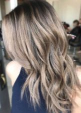 Шоколадно-попелястий колір волосся (47 фото): кому підійде молочний та чорний шоколад з попелястим відтінком? Особливості фарбування