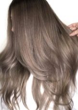 Шоколадно-попелястий колір волосся (47 фото): кому підійде молочний та чорний шоколад з попелястим відтінком? Особливості фарбування