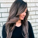 Шоколадно-попелястий колір волосся (47 фото): кому підійде молочний та чорний шоколад з попелястим відтінком? Особливості фарбування