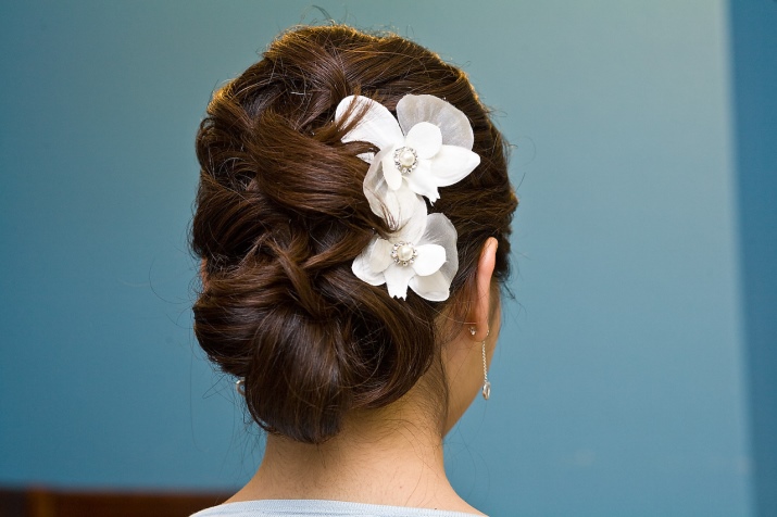 Шпильки для дівчаток (54 фото): дитячі моделі для волосся в стилі канзаші і у вигляді корони для маленьких дівчаток і підлітків