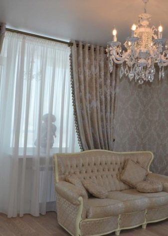 Штори у вітальню в стилі класика (52 фото): як підібрати класичні штори для інтер’єру залу? Гарні приклади дизайну