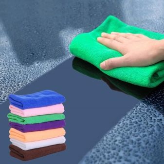 Швабра для миття підлоги з мікрофіброю (24 фото): особливості плоских швабр з ганчіркою з мікрофібри. Як користуватися віджимною трикутної моделлю з такою насадкою?