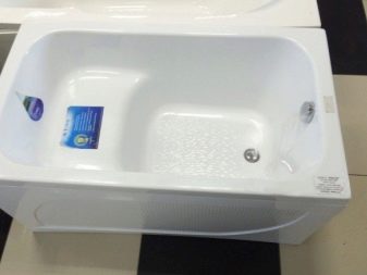 Сидячі акрилові ванни: огляд моделей з розмірами 120х70 см і 100х70 см, переваги і недоліки міні-ванн