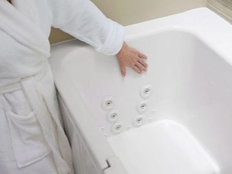 Сидячі акрилові ванни: огляд моделей з розмірами 120х70 см і 100х70 см, переваги і недоліки міні-ванн