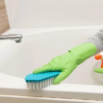 Сидячі акрилові ванни: огляд моделей з розмірами 120х70 см і 100х70 см, переваги і недоліки міні-ванн