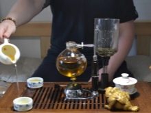 Сифон для чаю: особливості чайного і кавового габета з газовим пальником. Як користуватися вакуумним сифоном для приготування кави?