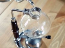 Сифон для чаю: особливості чайного і кавового габета з газовим пальником. Як користуватися вакуумним сифоном для приготування кави?