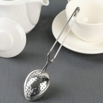 Ситечко (27 фото): як вибрати ситечко для заварювання чаю? Срібне ситечко для чайника і кави з турки